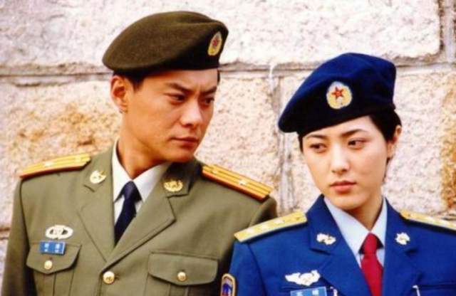 她是两百年难遇的美人“征服”男人无数如今49岁依旧单身(图7)