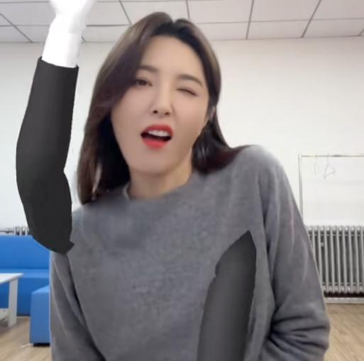 她是两百年难遇的美人“征服”男人无数如今49岁依旧单身(图13)