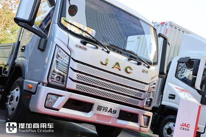 康明斯B25发动机加持江淮1卡全新骏铃A9来袭实拍带你看还有哪些升级改进(图4)