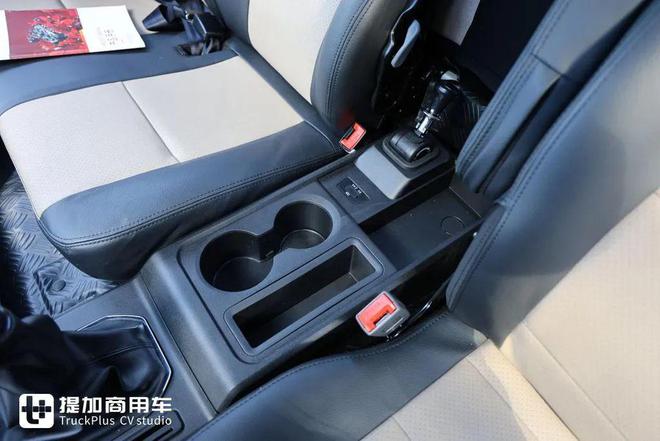 康明斯B25发动机加持江淮1卡全新骏铃A9来袭实拍带你看还有哪些升级改进(图9)