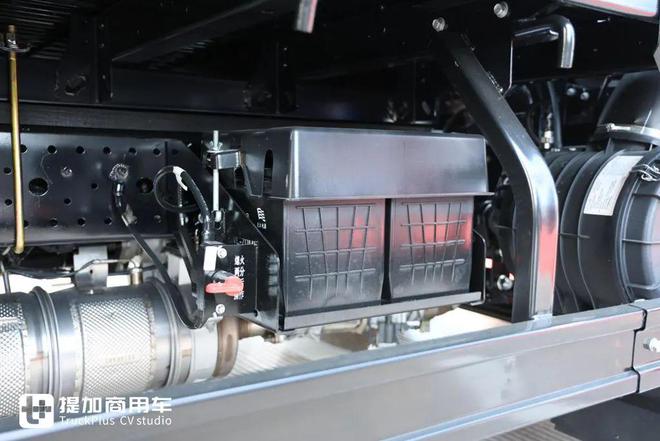 康明斯B25发动机加持江淮1卡全新骏铃A9来袭实拍带你看还有哪些升级改进(图13)