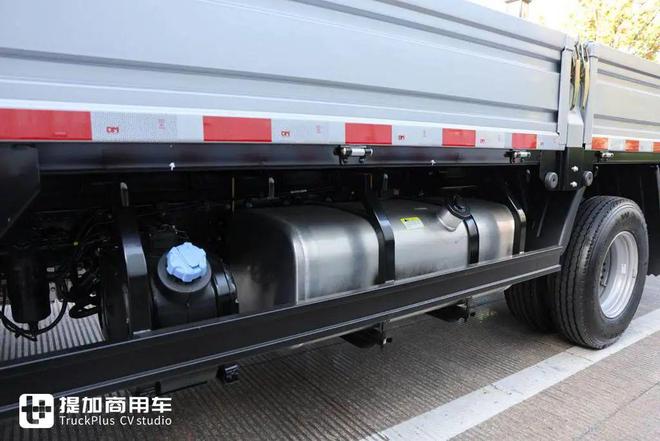 康明斯B25发动机加持江淮1卡全新骏铃A9来袭实拍带你看还有哪些升级改进(图14)