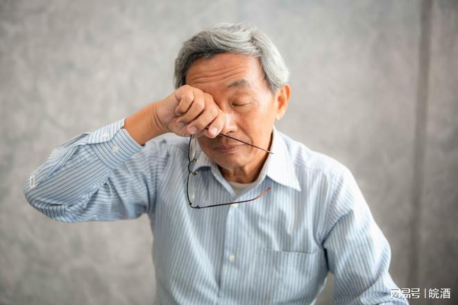 老年人护眼必知：三类错误行为正悄然加剧眼压(图1)