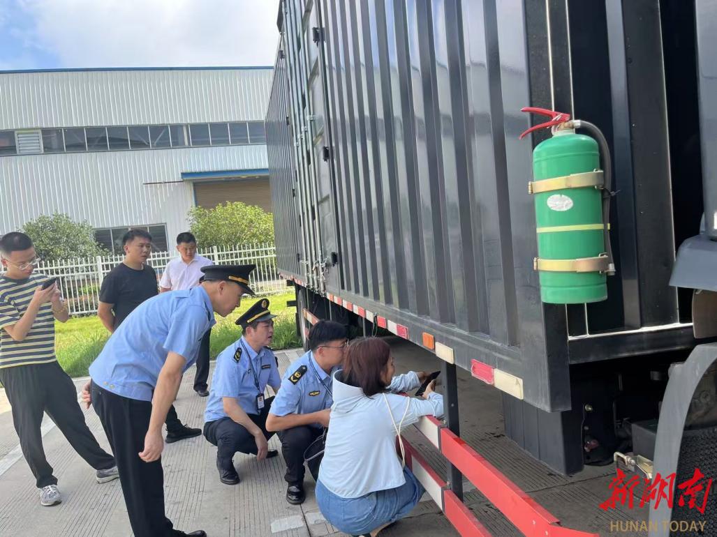 严执法细排查护航绿色发展路(图2)