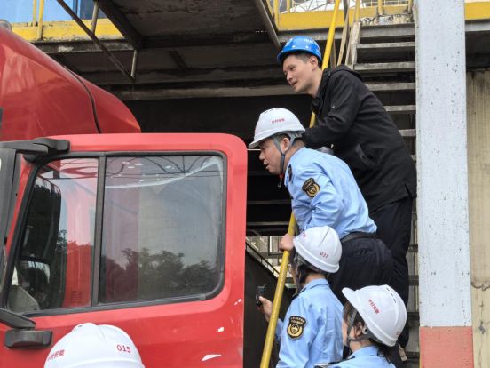 专家带教+实战练兵巢湖开展重型柴油车排放检查实训(图1)