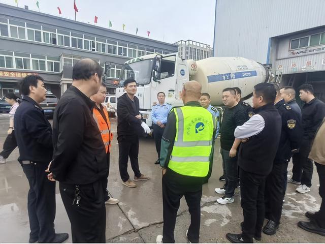 肥西县“亮剑”重型柴油车严查尾气排放护航“肥西蓝”(图1)