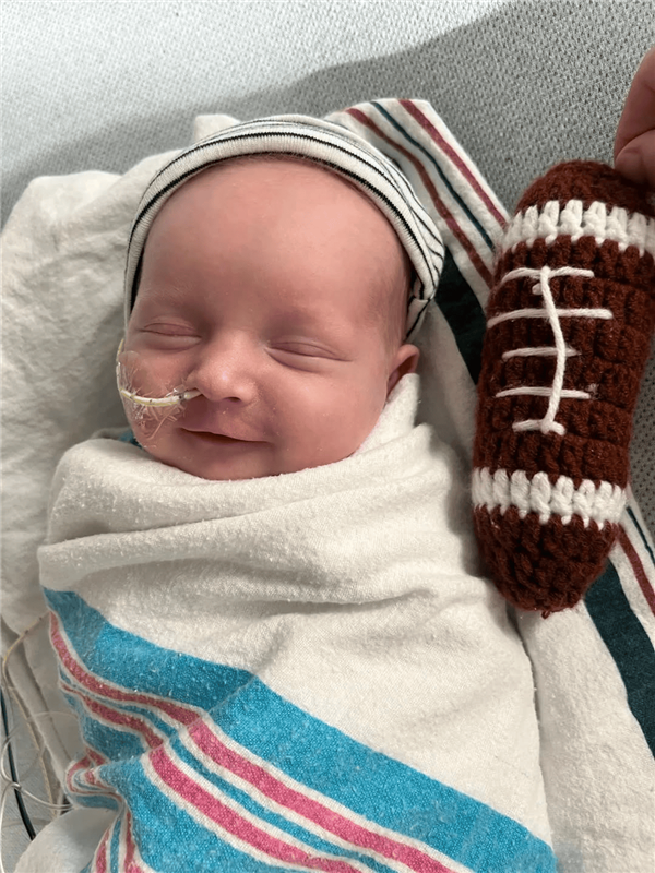 导弹崩飞实验室、拯救尿不出尿素的小孩、单挑印度学阀这就是2025年的Nature十大人物!(图11)