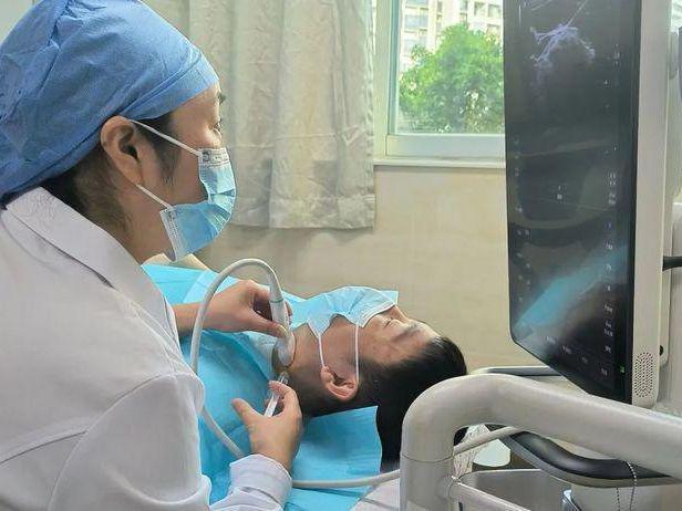 10分钟治愈失眠?最新“一针疗法”走红5亿失眠党的救星来了(图1)