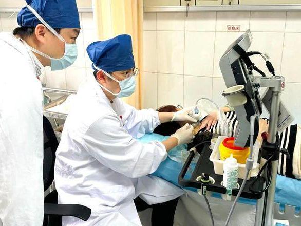 10分钟治愈失眠?最新“一针疗法”走红5亿失眠党的救星来了(图2)