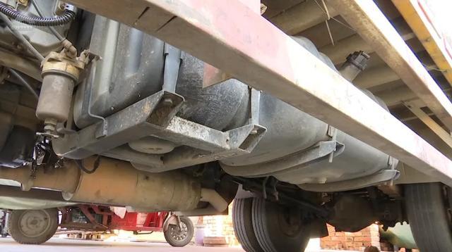 新员工错把尿素加进油箱？致货车故障频发加油站回应(图10)