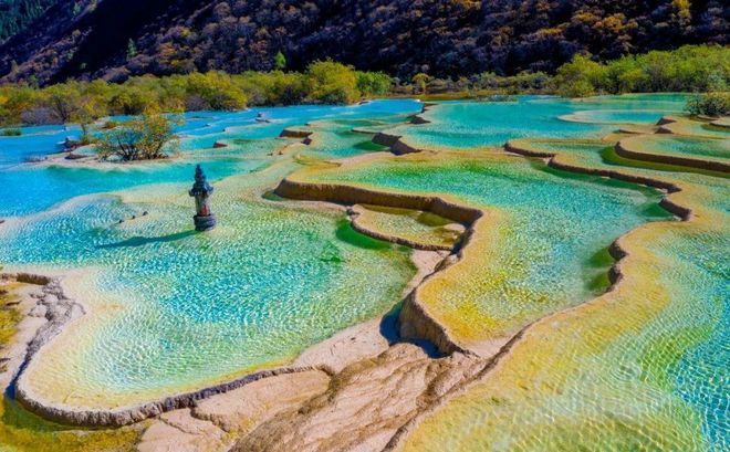 一泡尿“毁”了全家！男童尿进黄龙彩池景区硬气通报：永久禁入(图6)